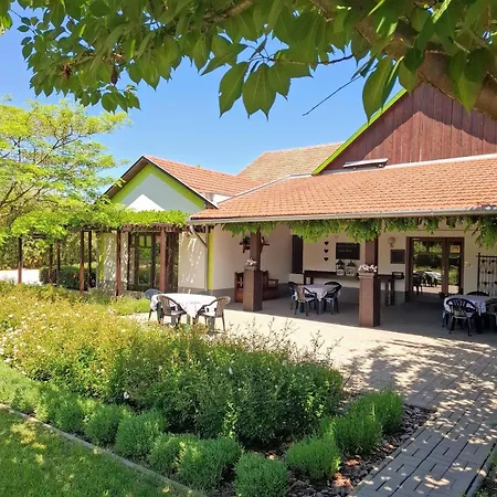 Tisza Panzió